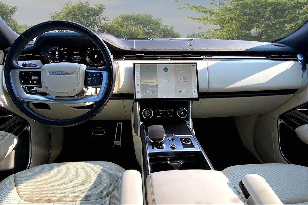Used 2023 Black Land Rover SE image 7