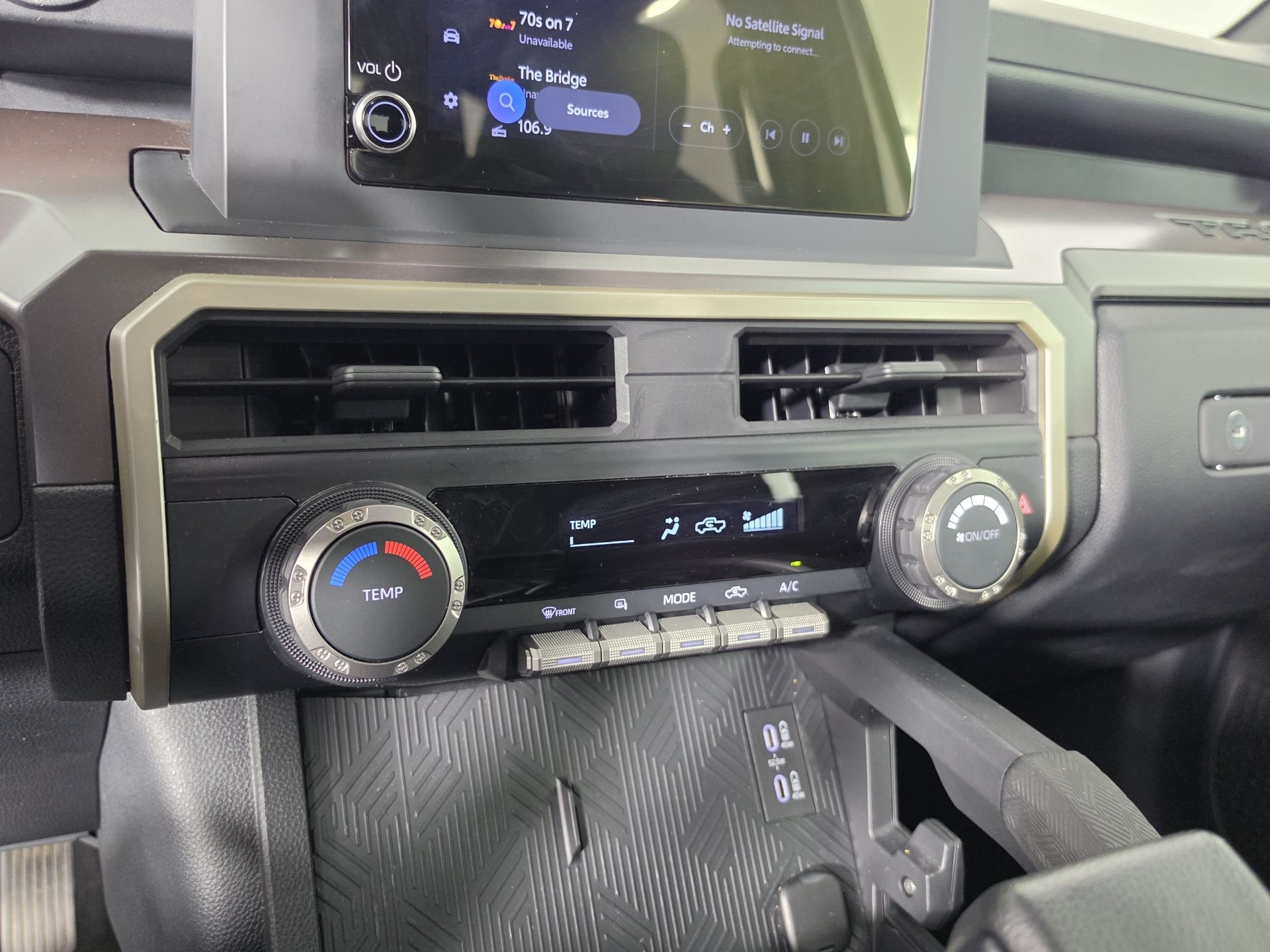 Used 2024 Silver Toyota SR5 image 24