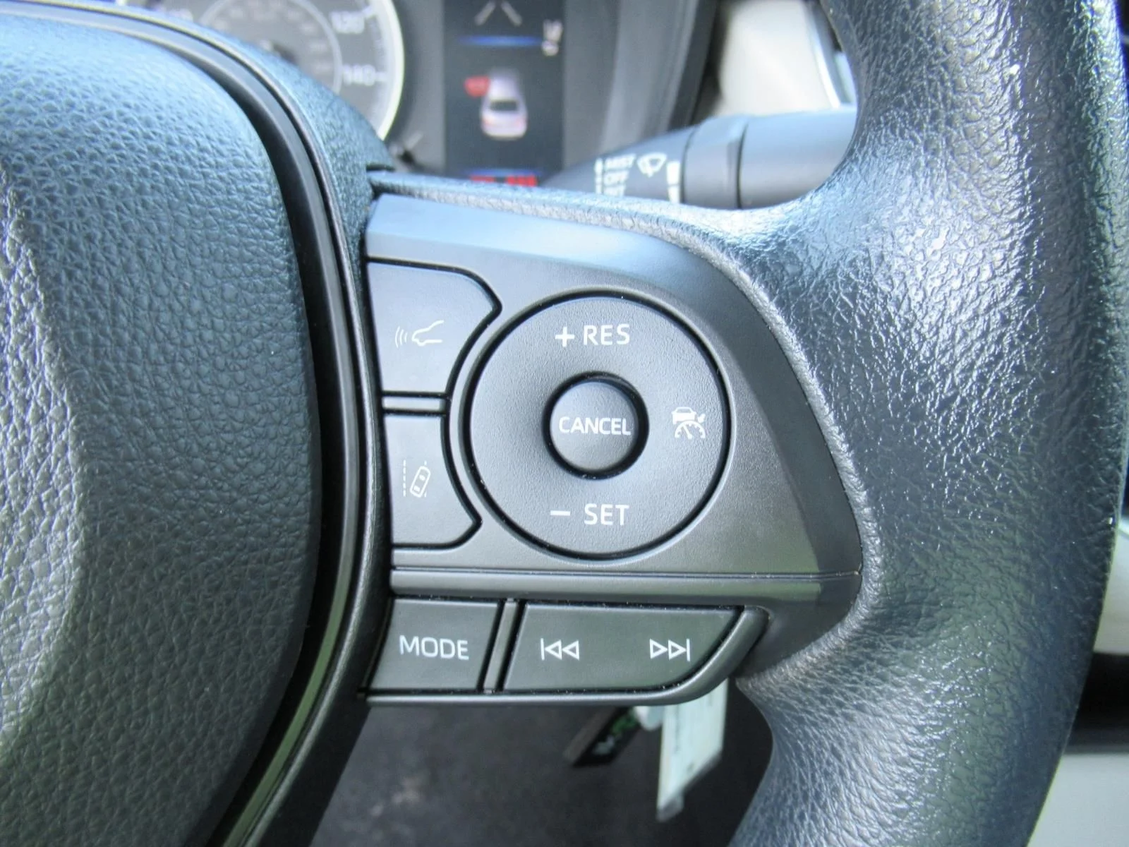 Used 2022 Silver Toyota LE image 24