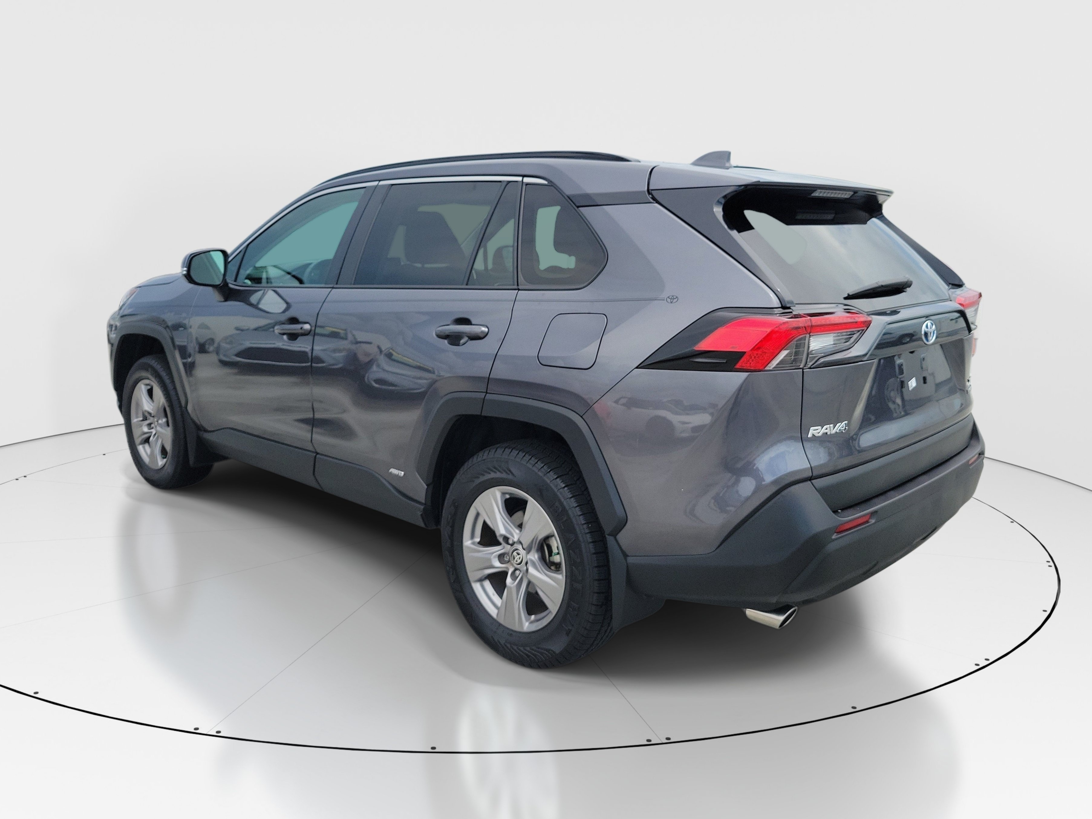Certified Used 2024 Magnetic Gray Metallic Toyota Hybrid XLE image 4