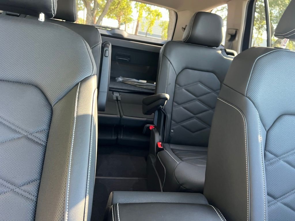 New 2026 Black Volkswagen SE w/Technology image 37