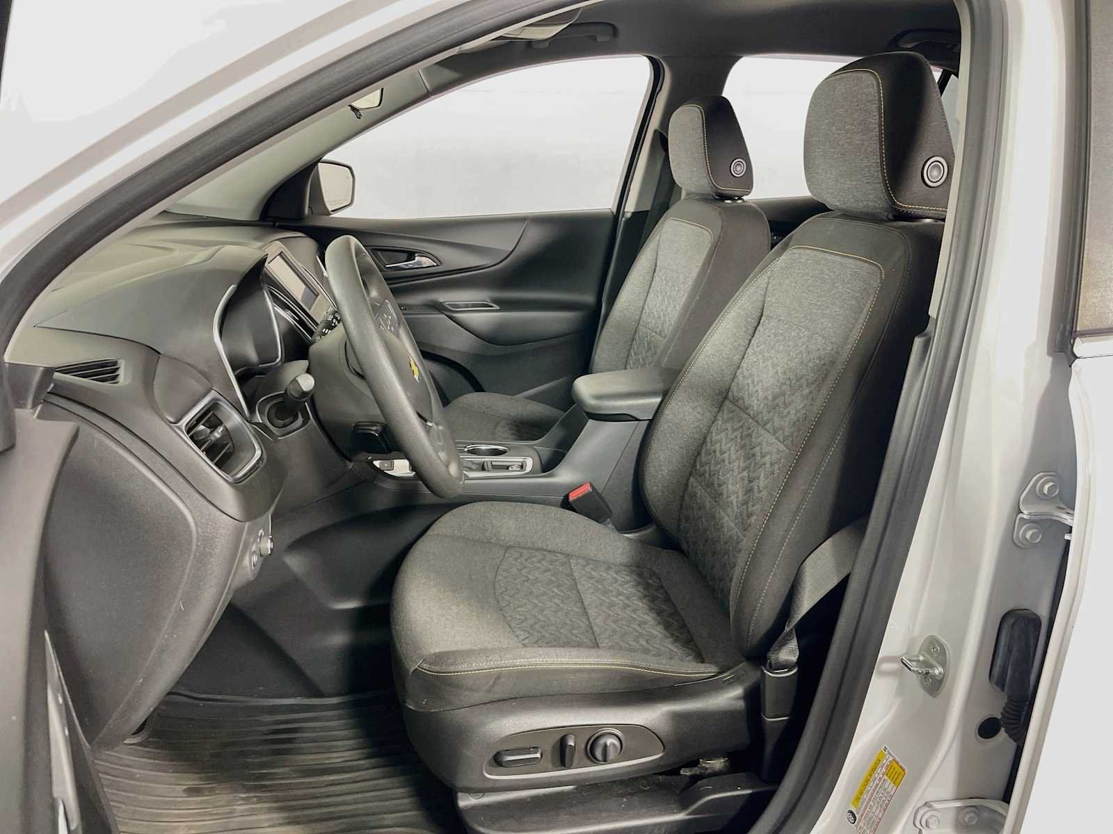 Used 2022 Summit White Chevrolet LT image 17