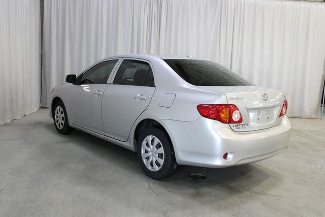 Used 2009 Silver Toyota LE image 24