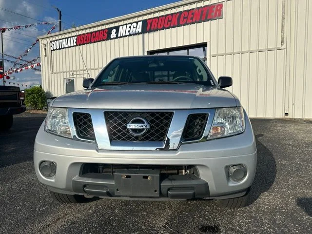 Used 2016 Silver Nissan SV image 3