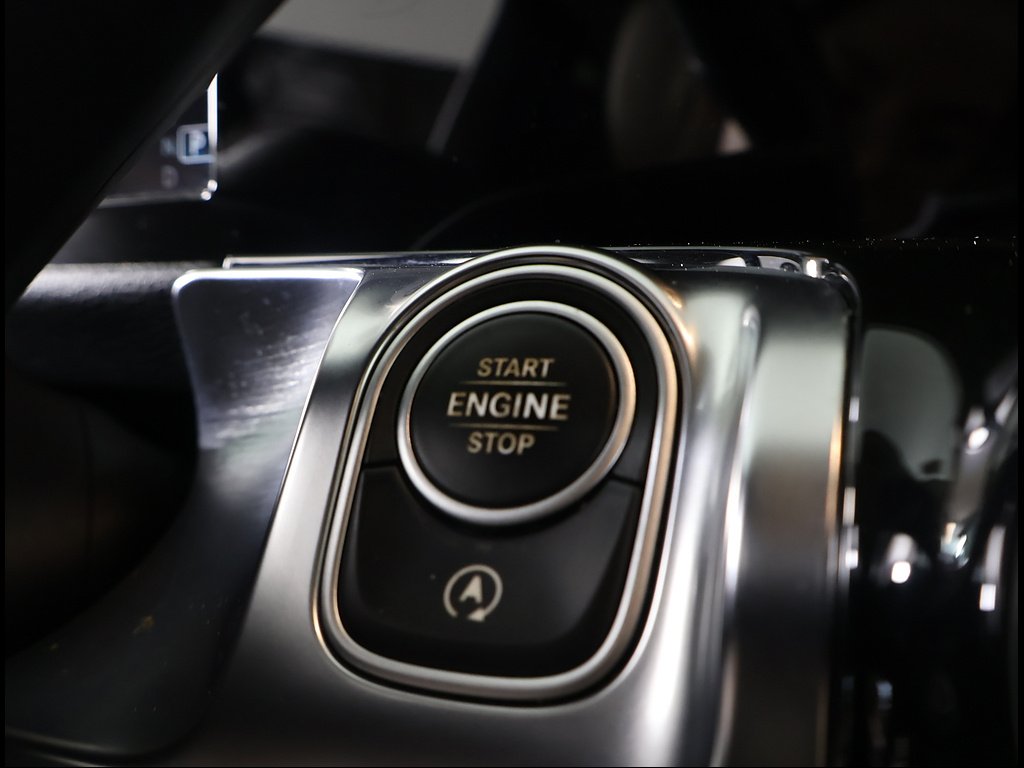 Used 2020 Polar White Mercedes-Benz GLB 250 image 10