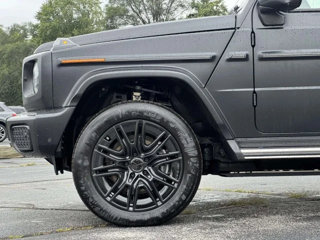 New 2027 MANUFAKTUR Night Black Magno Mercedes-Benz G 580 image 4