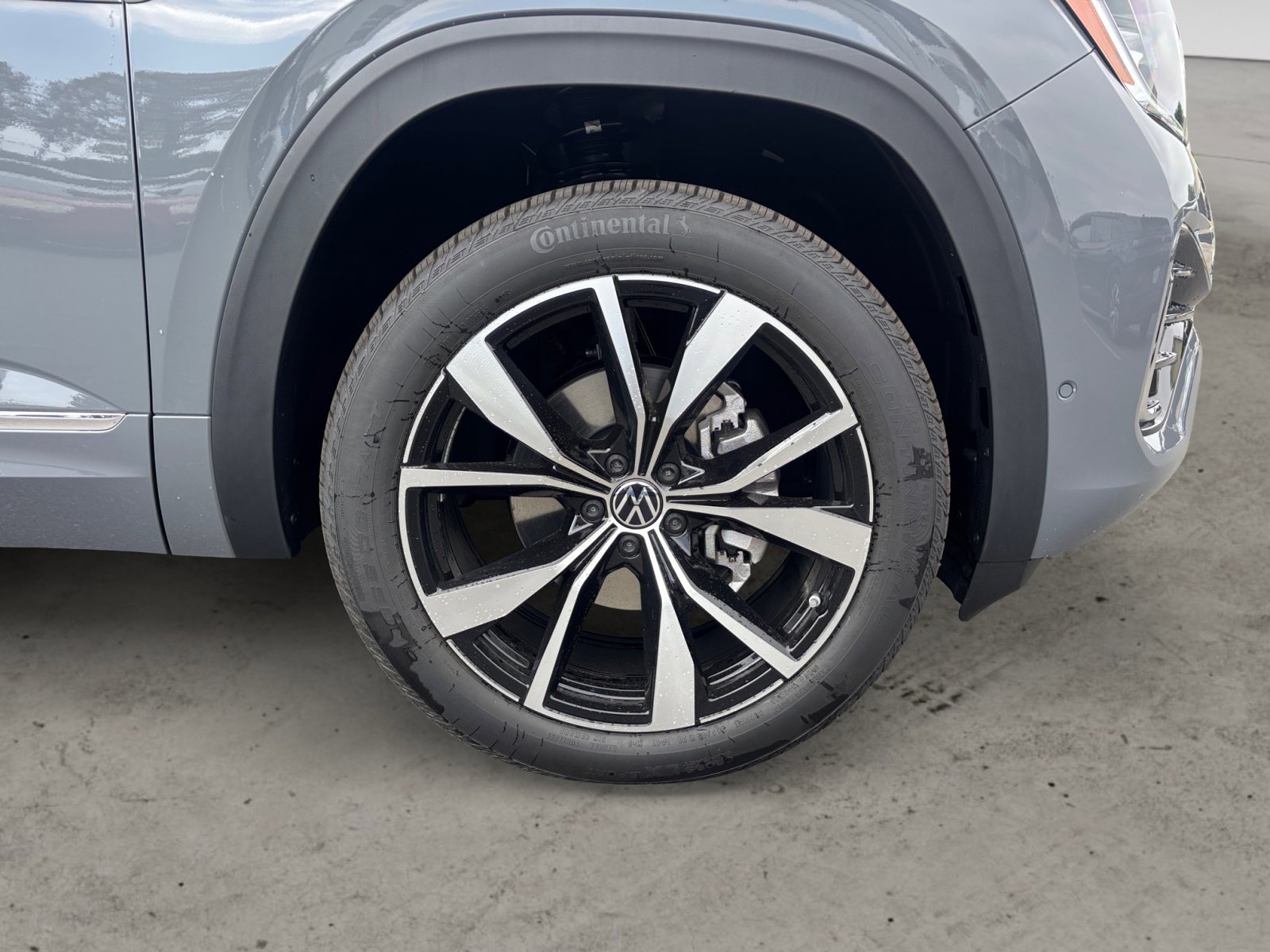 2025 Volkswagen Atlas Cross Sport SEL Premium R-LINE - Photo 14