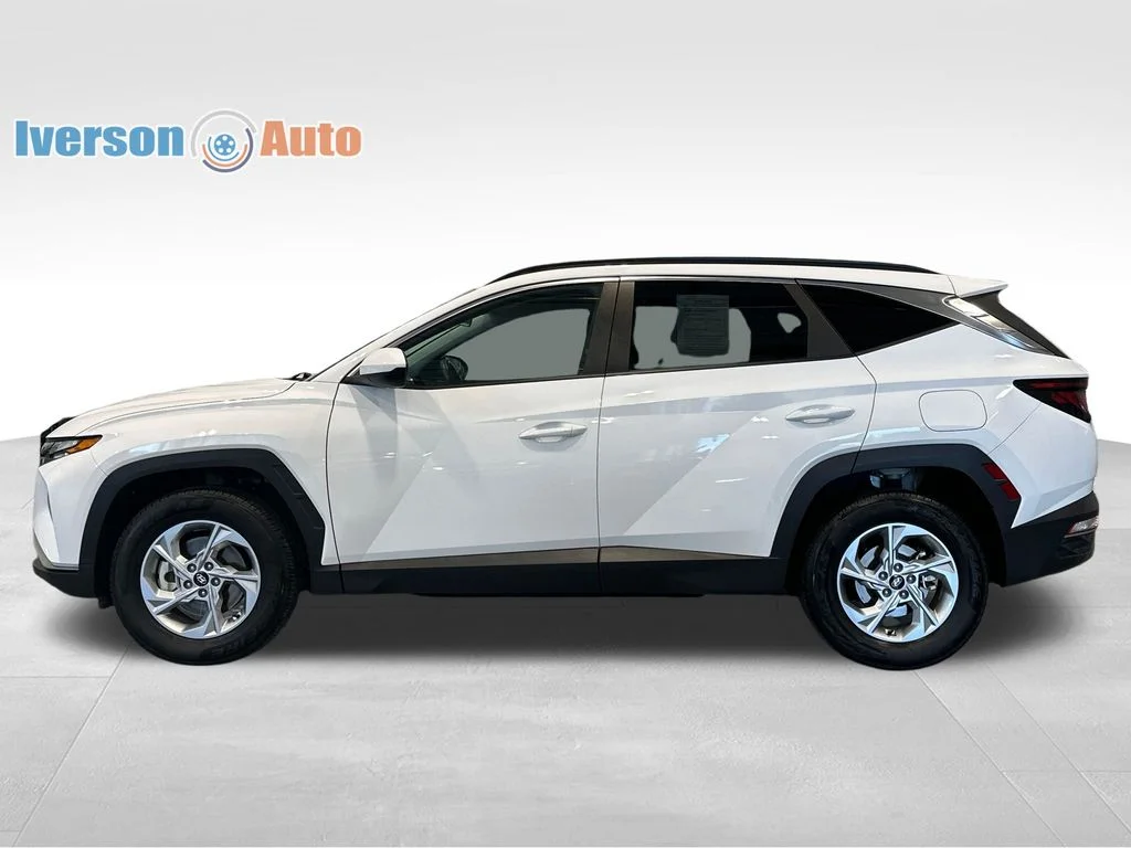 Used 2024 White Hyundai SEL image 7