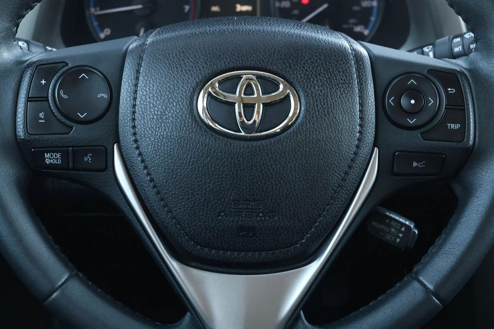 Used 2017 Gray Toyota XLE image 17