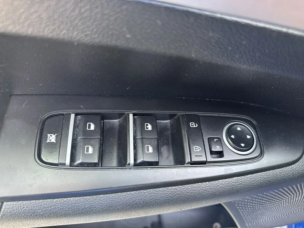 Used 2023 Deep Sea Blue Kia LXS image 14