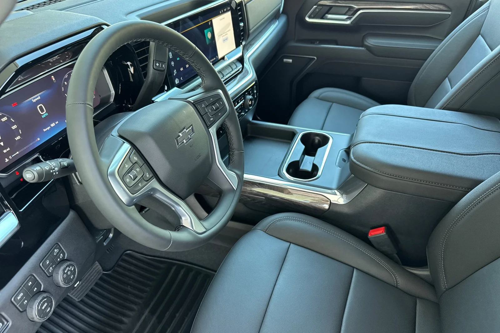 2026 Chevrolet Silverado 2500 HD LTZ view 9