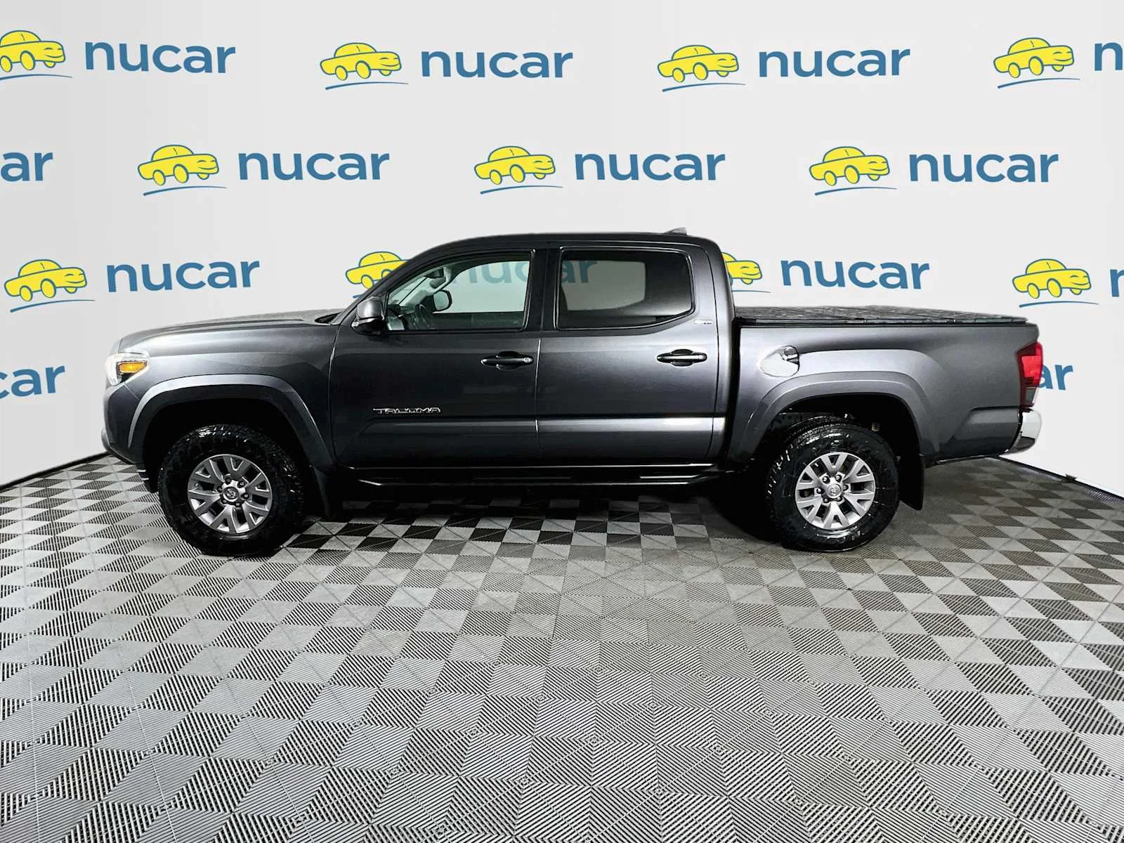 Used 2019 Magnetic Gray Metallic Toyota SR5 image 4