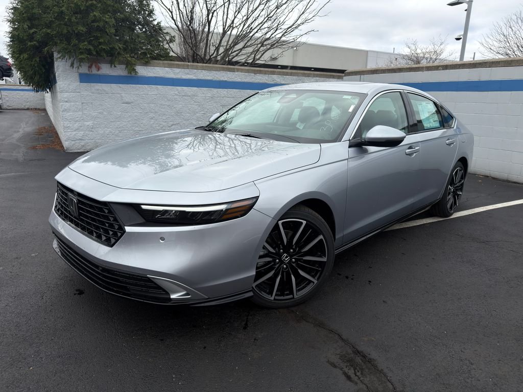 New 2026 Solar Silver Metallic Honda Touring image 1