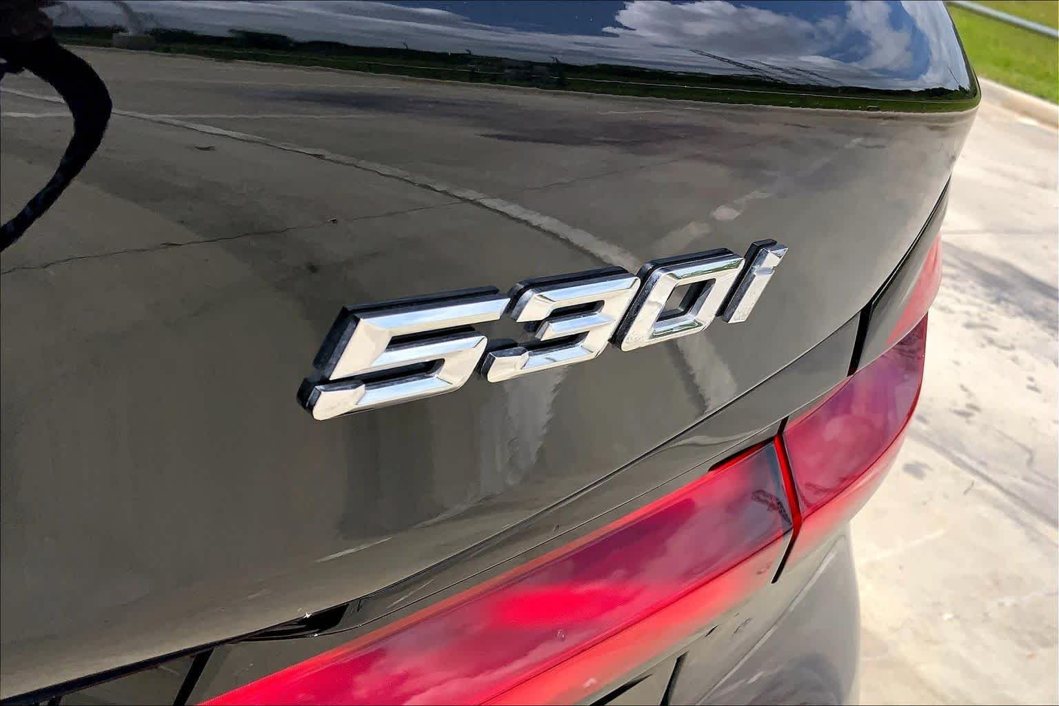 Used 2023 Jet Black BMW 530i image 9