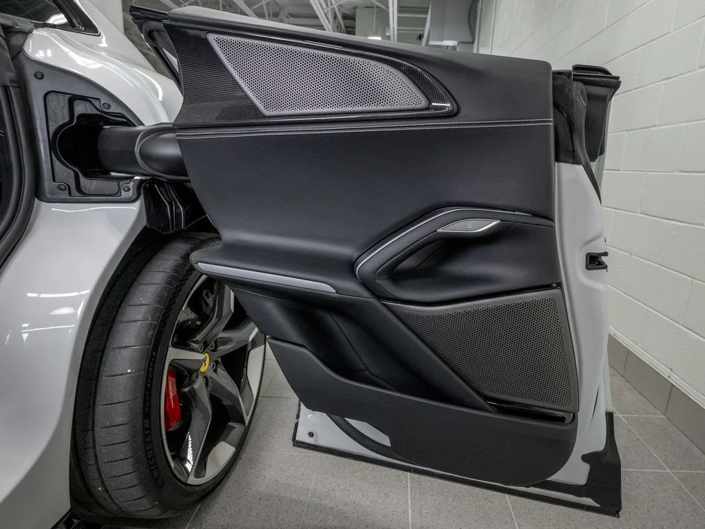 2025 Ferrari Purosangue Base - Photo 17