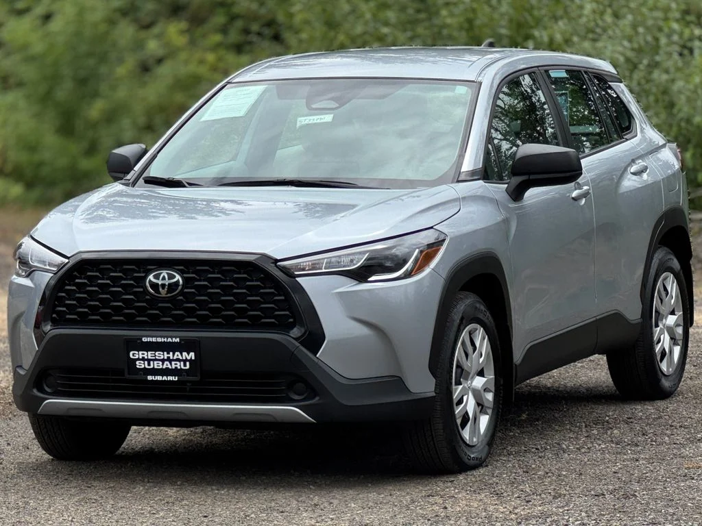 Used 2025 Silver Toyota L image 3
