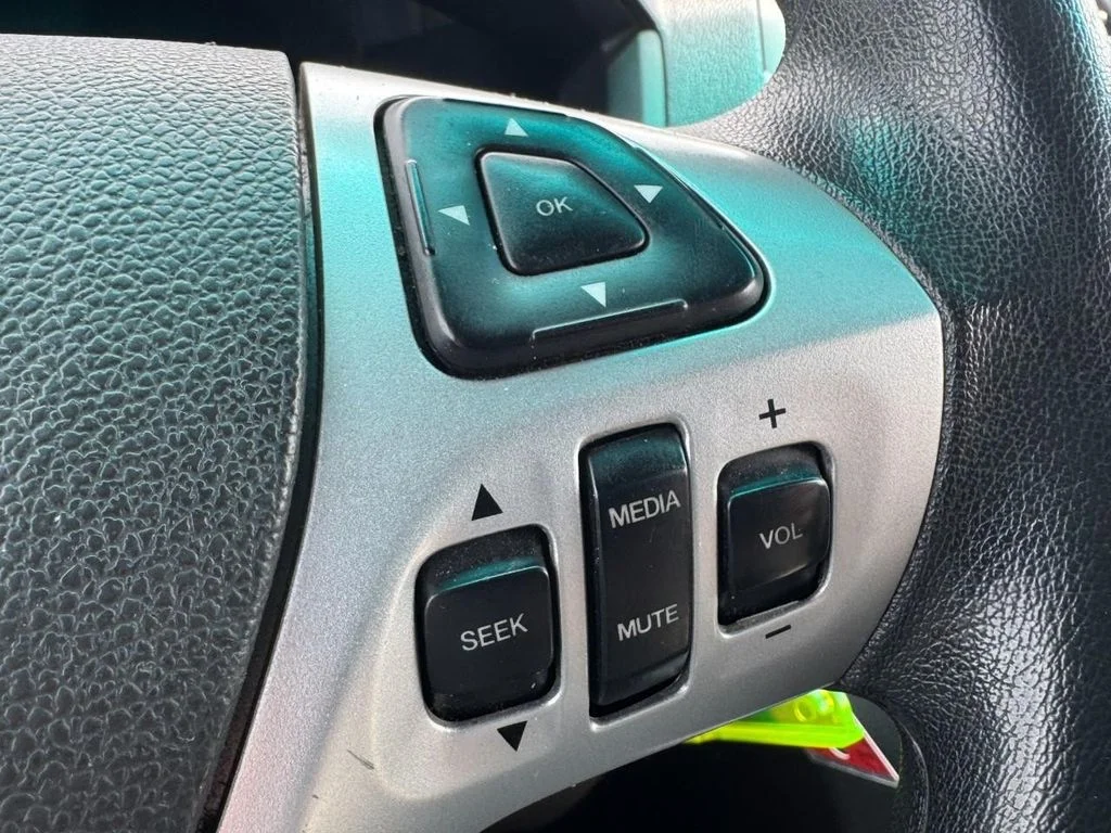 Used 2014 Oxford White Ford Base image 18