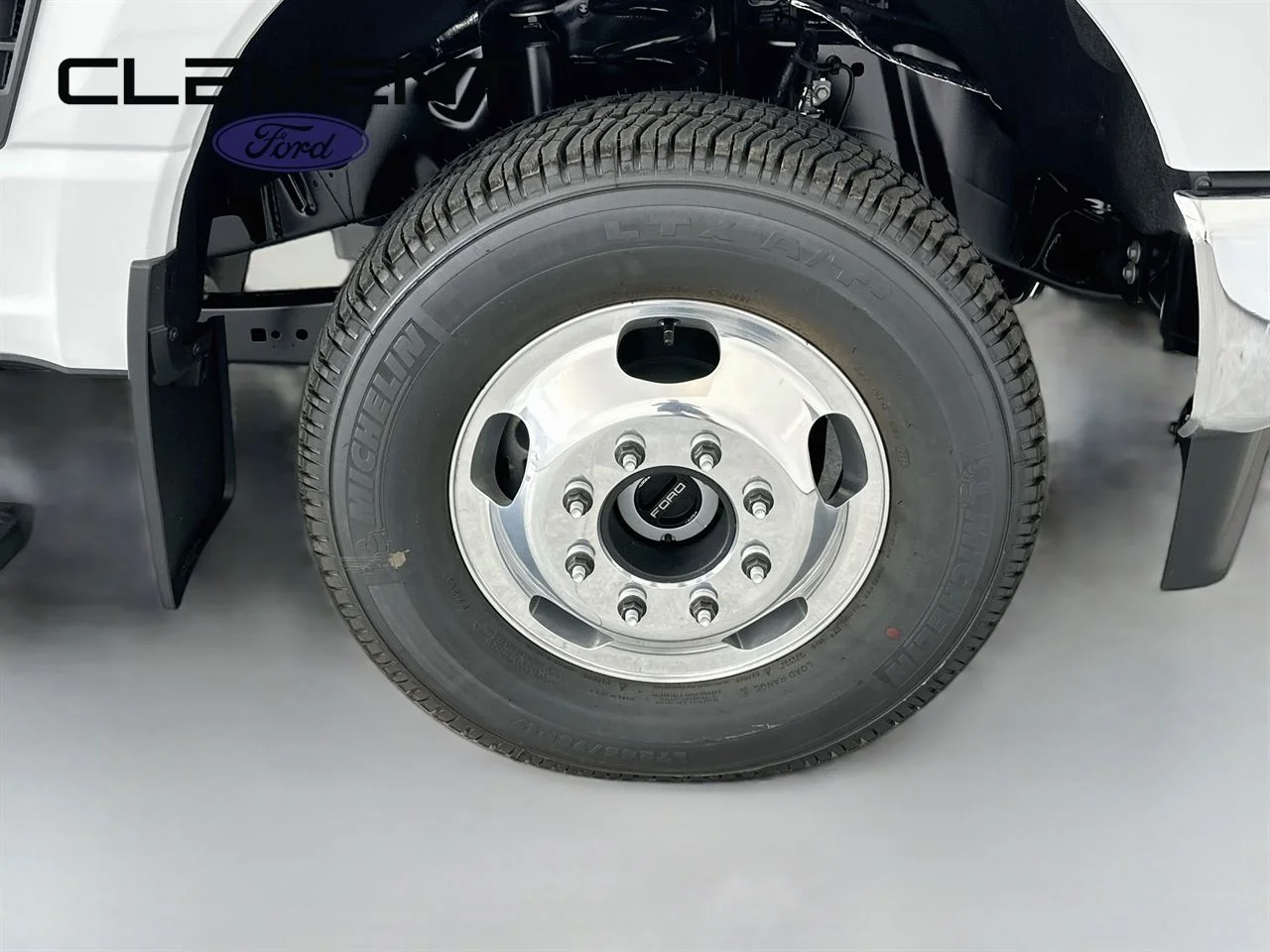 New 2026 Oxford White Ford F-350® Lariat® image 35