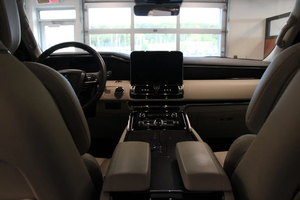 Used 2021 Black Lincoln Reserve image 45