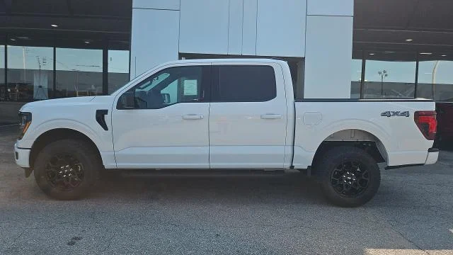 New 2026 Oxford White Ford XLT 4WD image 24