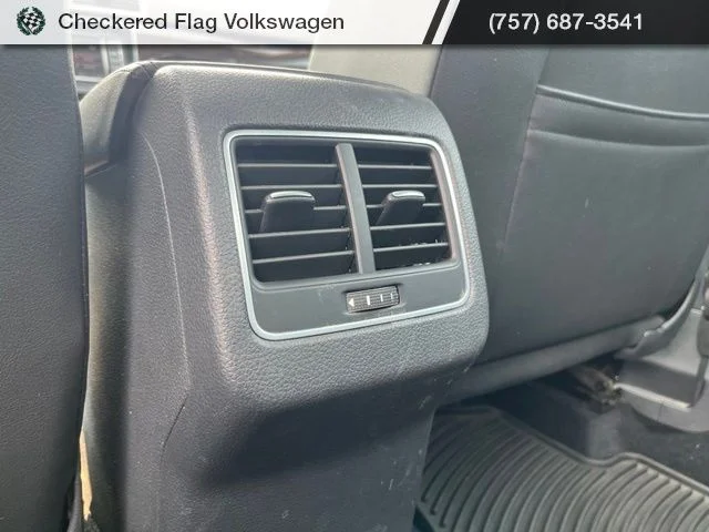Used 2015 Platinum Gray Metallic Volkswagen TDI SEL Premium image 29