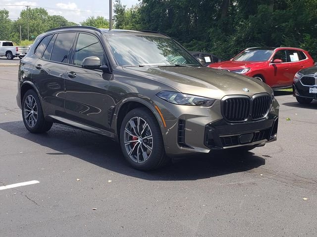 New 2026 Manhattan Green Metallic BMW xDrive40i image 9