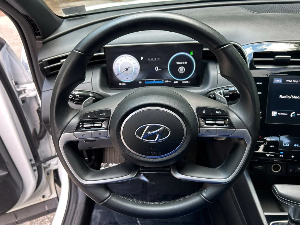 Used 2022 White Hyundai SEL Premium image 22