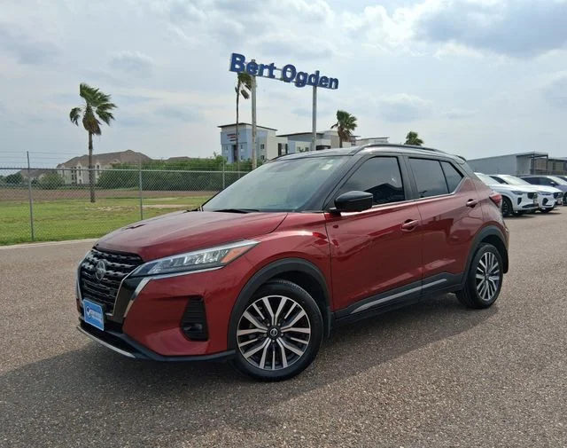 2021 Nissan Kicks SR