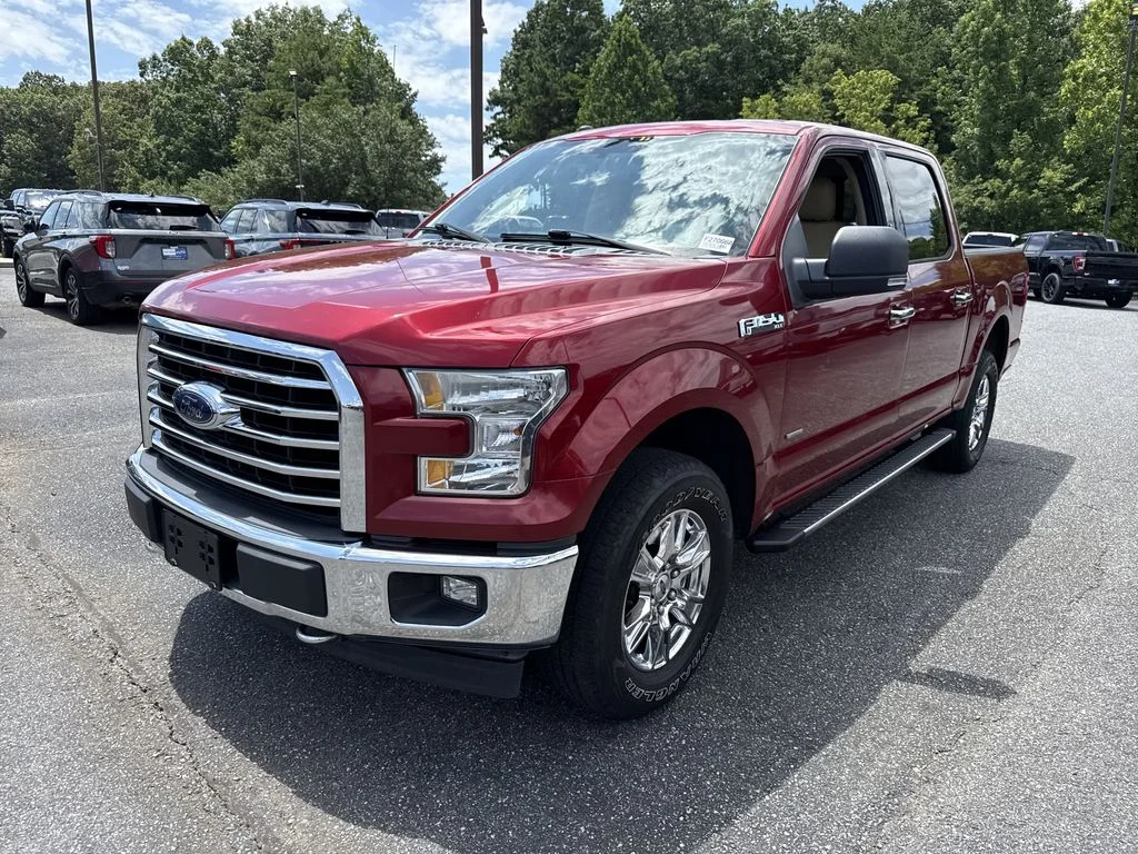 Used 2017 Red Ford XLT image 3