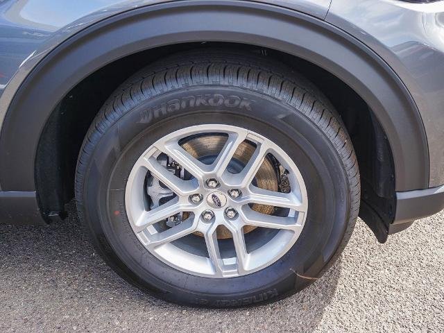 New 2026 Carbonized Gray Metallic Ford Active image 35