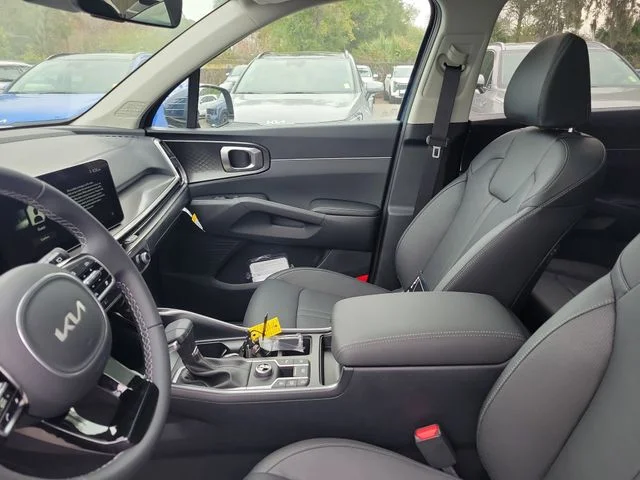 2025 Kia Sorento S - Photo 8