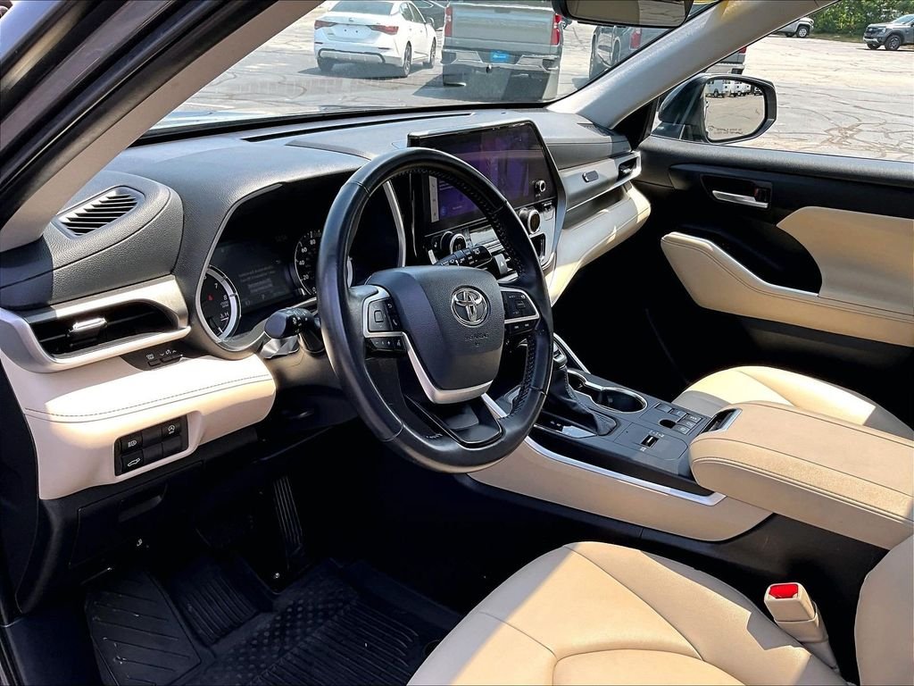 Used 2024 Gray Toyota XLE image 8