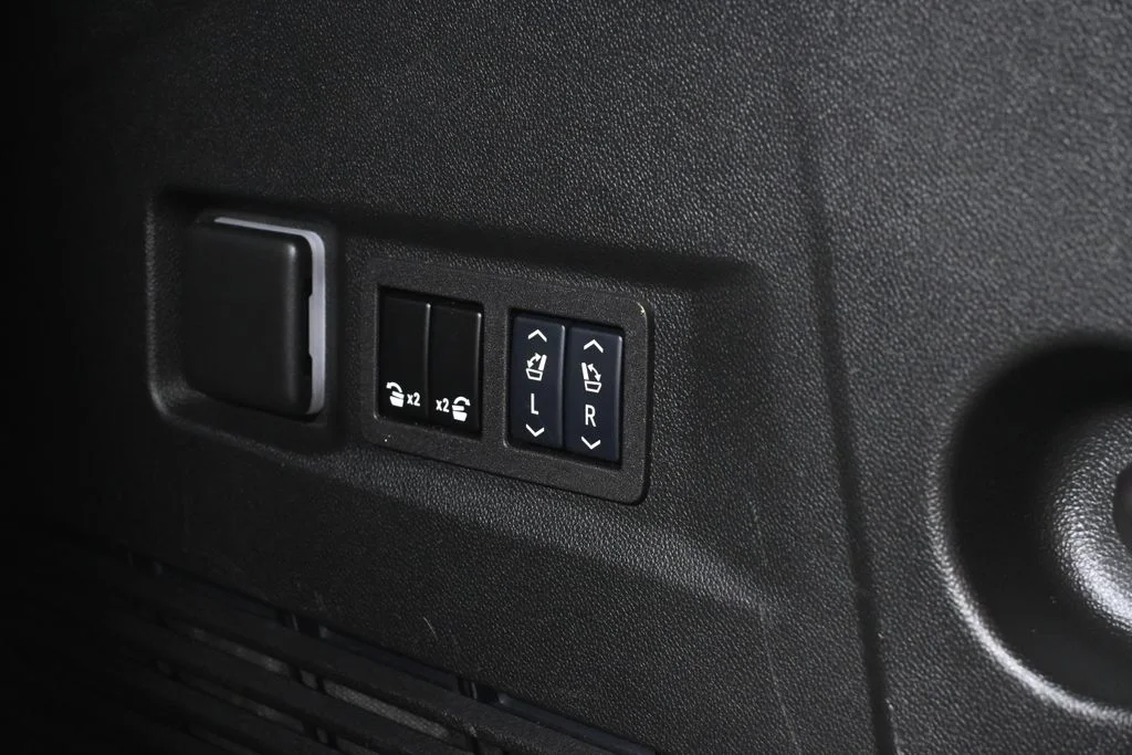 Used 2024 Black GMC Denali Ultimate image 40