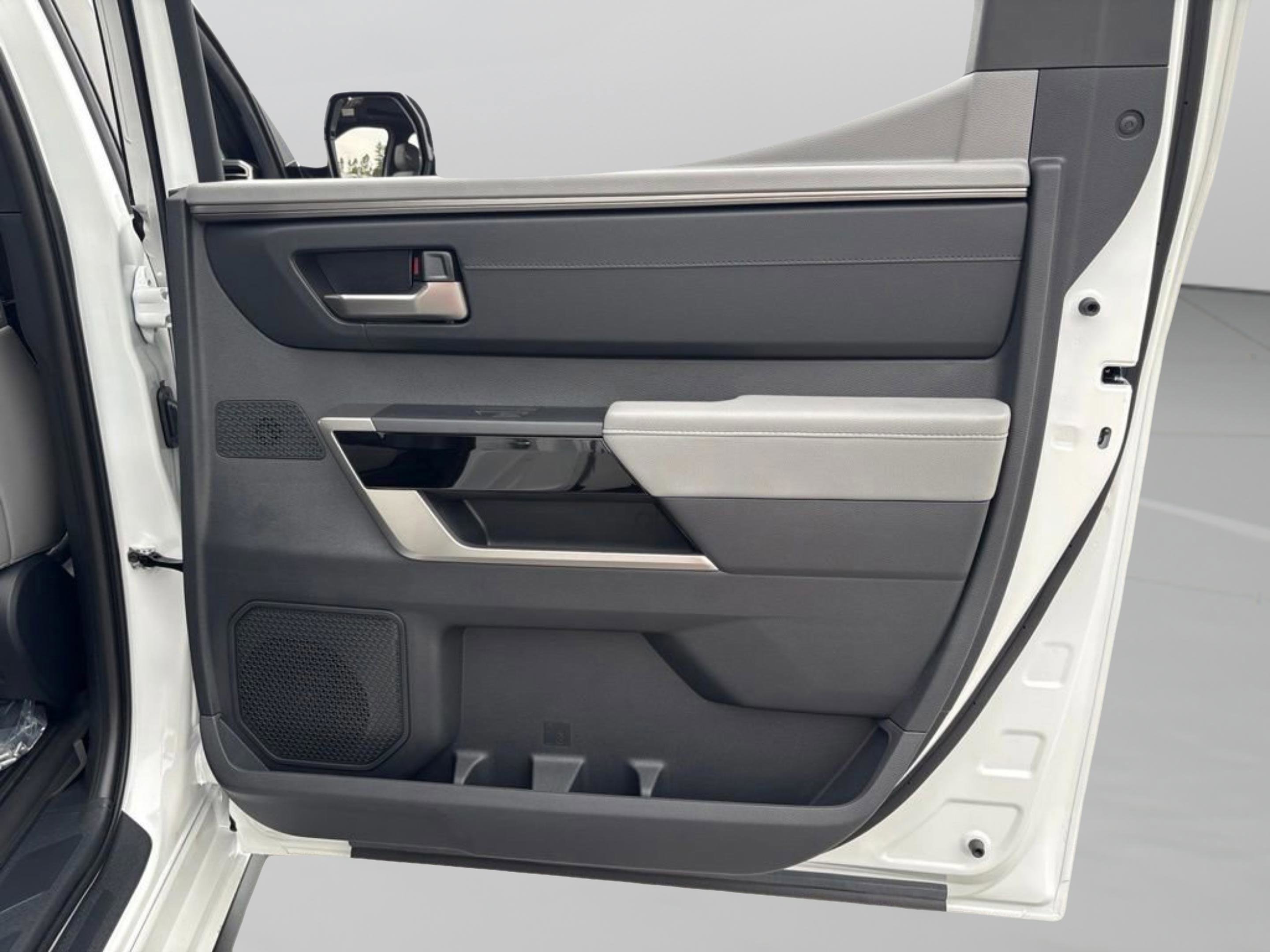 2026 Toyota Tundra Limited - Photo 36