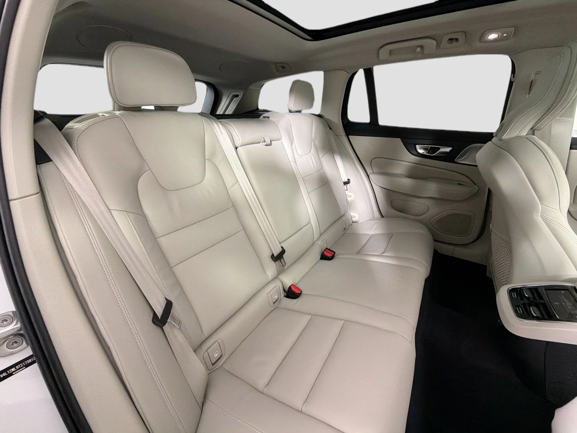 New 2026 Crystal White Volvo Ultra image 28