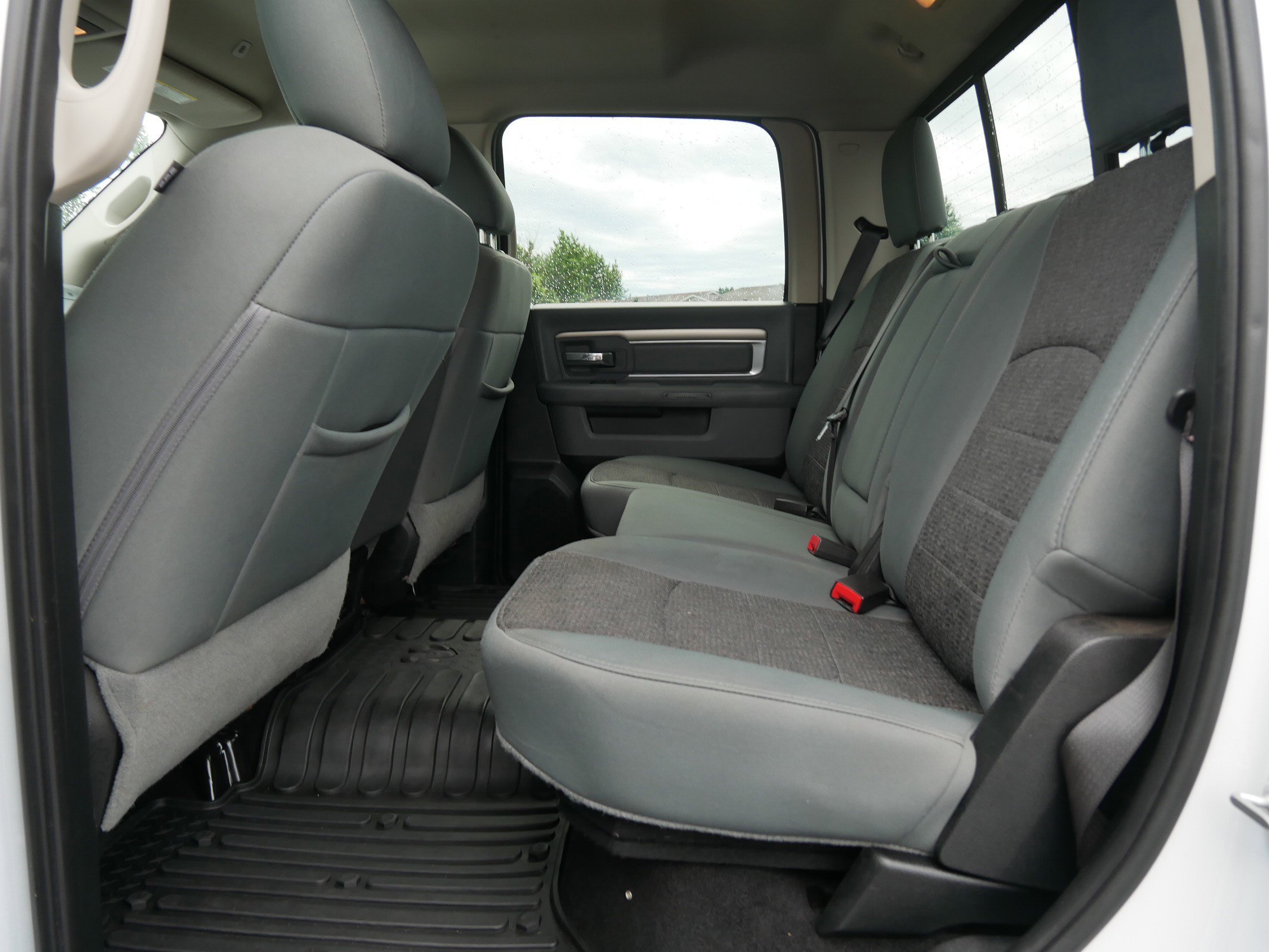 Used 2018 Bright White Clearcoat Ram SLT image 10
