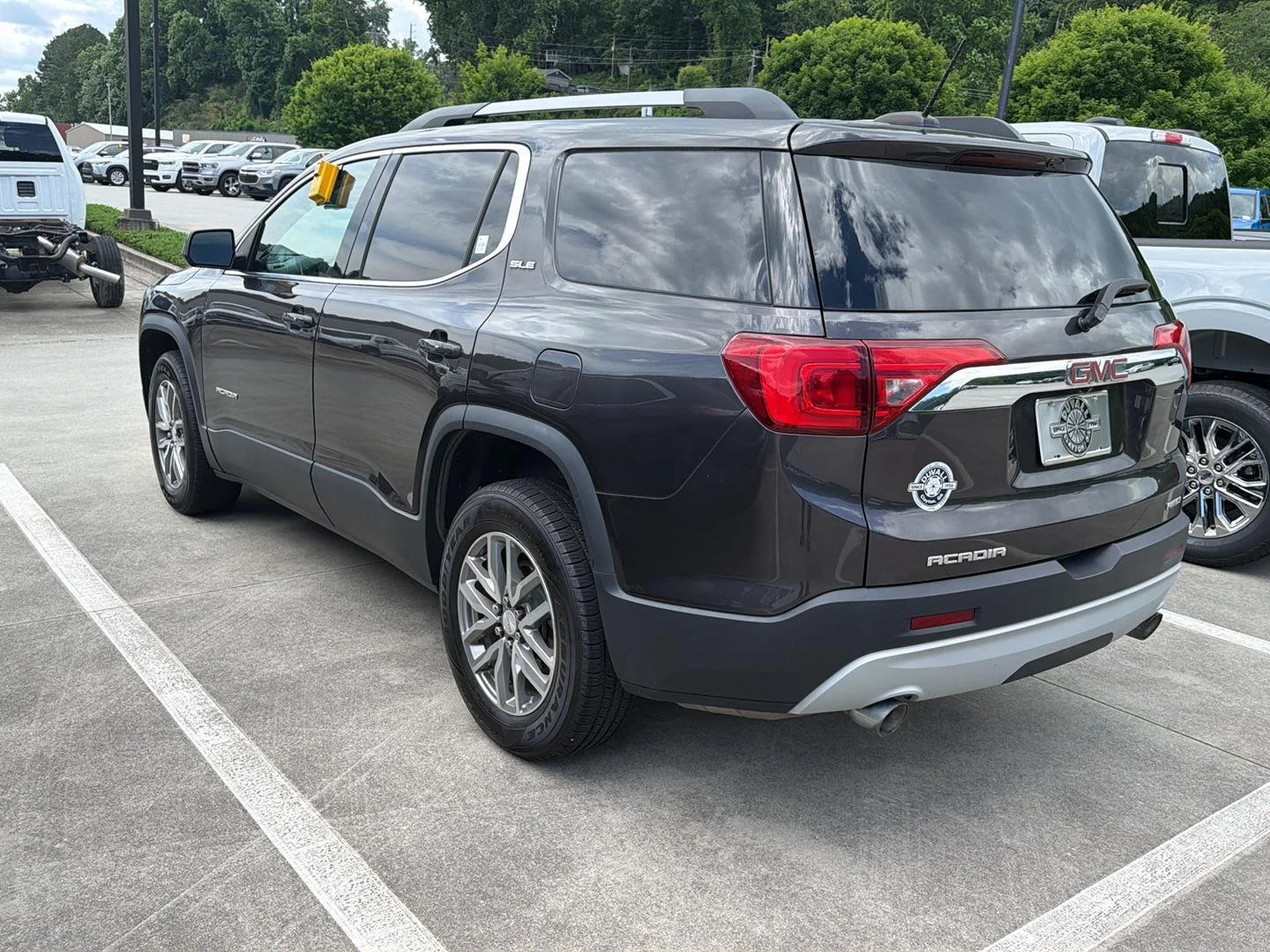 Used 2018 Iridium Metallic GMC SLE image 5