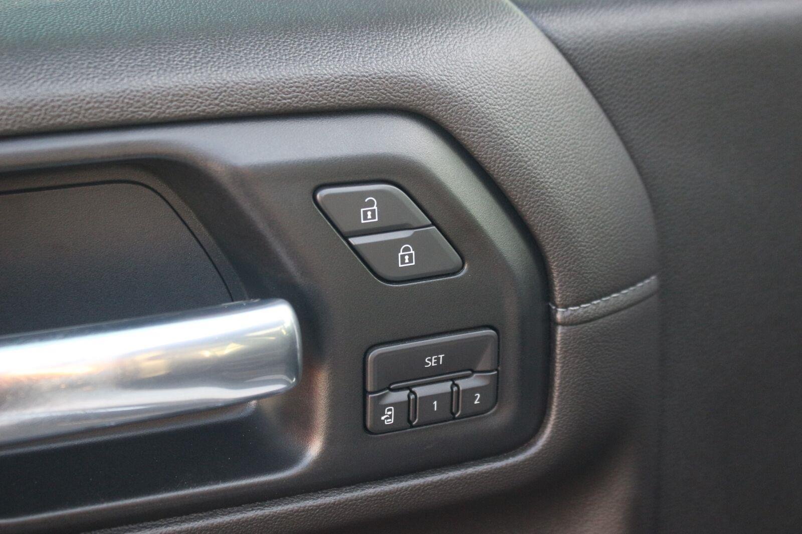 Used 2020 SUMMIT WHITE Chevrolet LTZ image 14