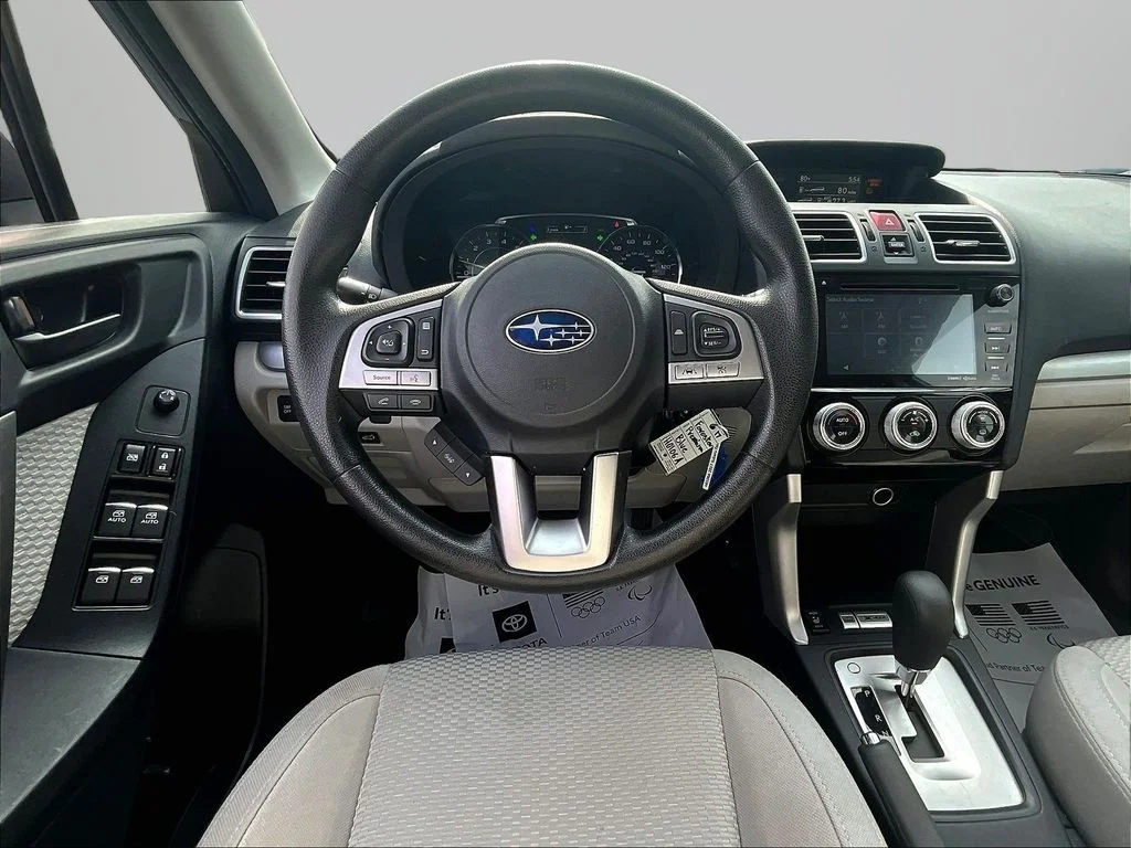 Used 2017 Quartz Blue Subaru 2.5i Premium image 9