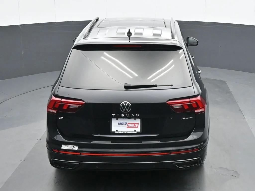 Used 2024 Black Volkswagen 2.0T SE R-Line Black image 20