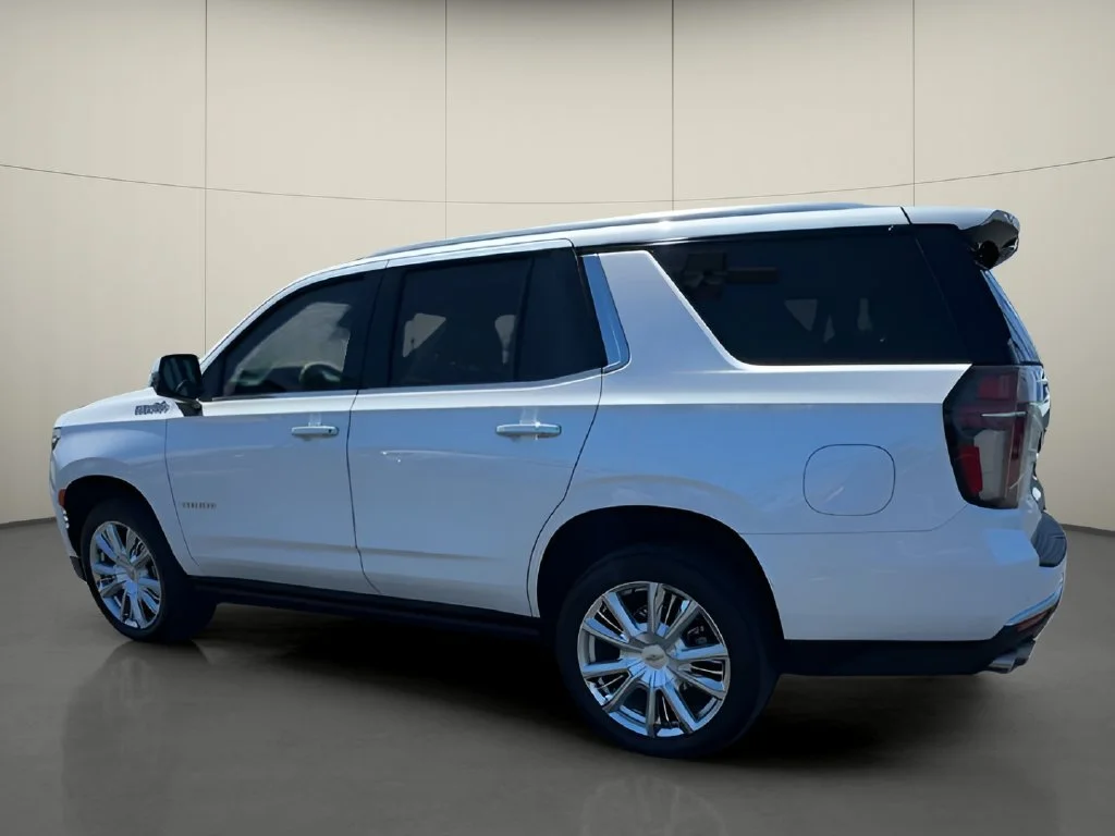 Used 2024 Iridescent Pearl Tricoat Chevrolet High Country image 6