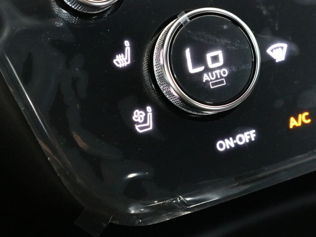 New 2026 2T RAD WHT INFINITI Sport AWD image 18
