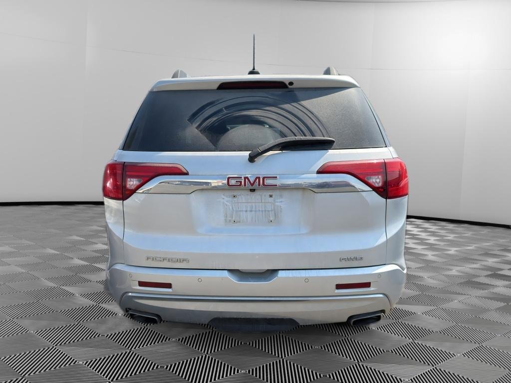 Used 2017 Quicksilver Metallic GMC Denali image 4