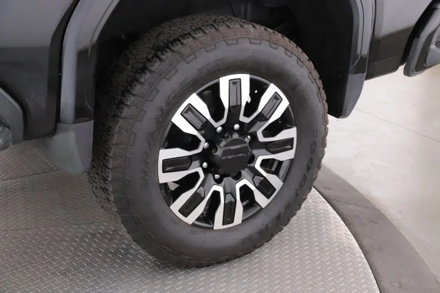 Used 2024 Black GMC Denali Ultimate image 14