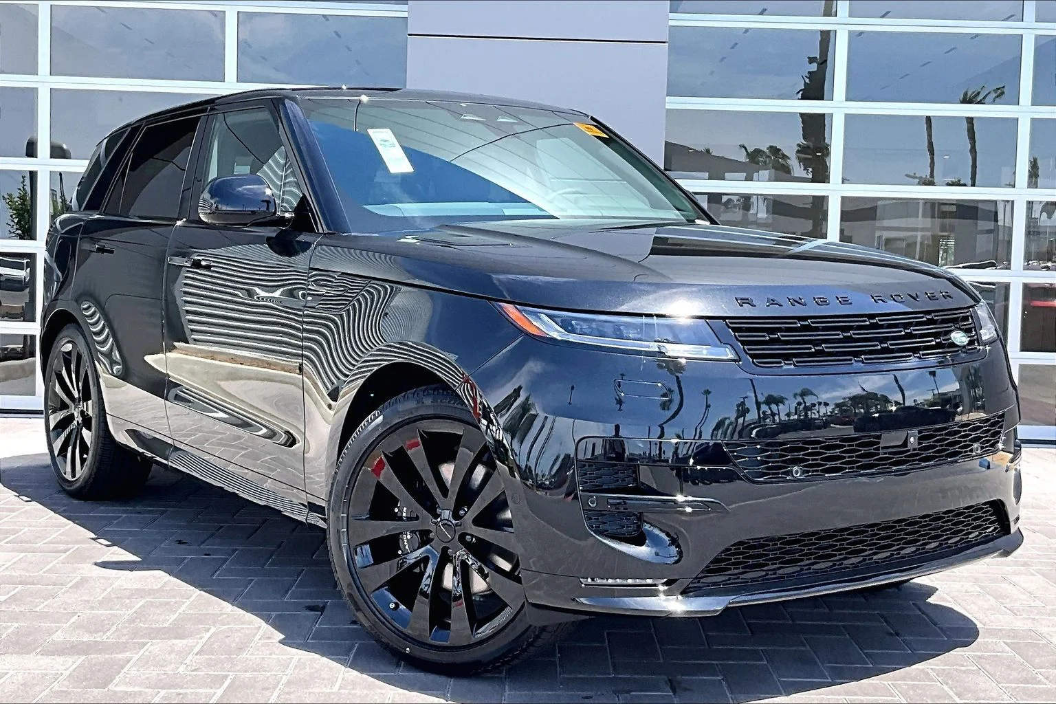 New 2026 Santorini Black Land Rover Dynamic SE image 2