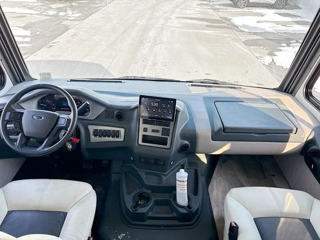 Used 2022 White Ford Chassis image 8