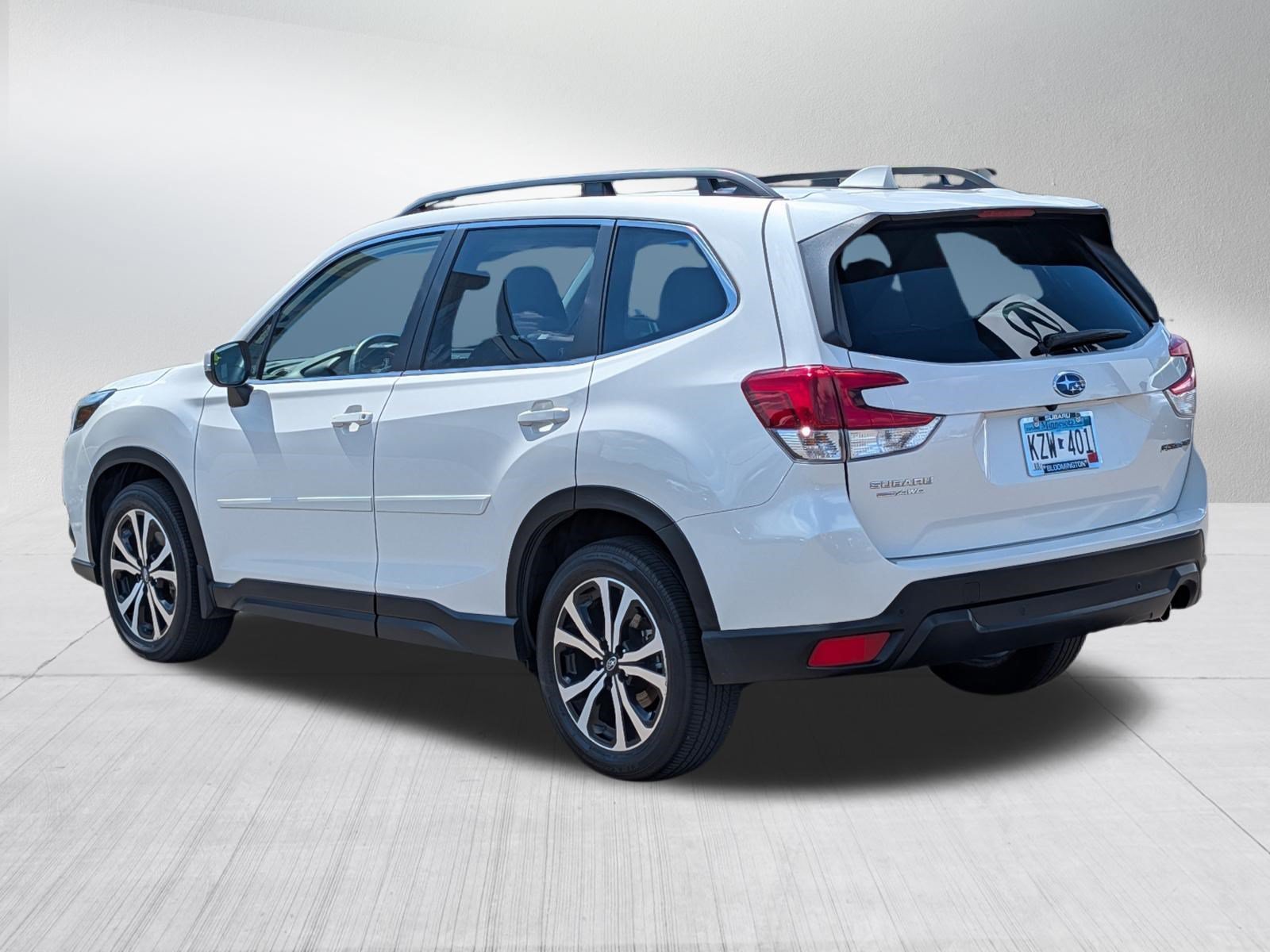 Used 2023 Crystal White Pearl Subaru Limited image 5