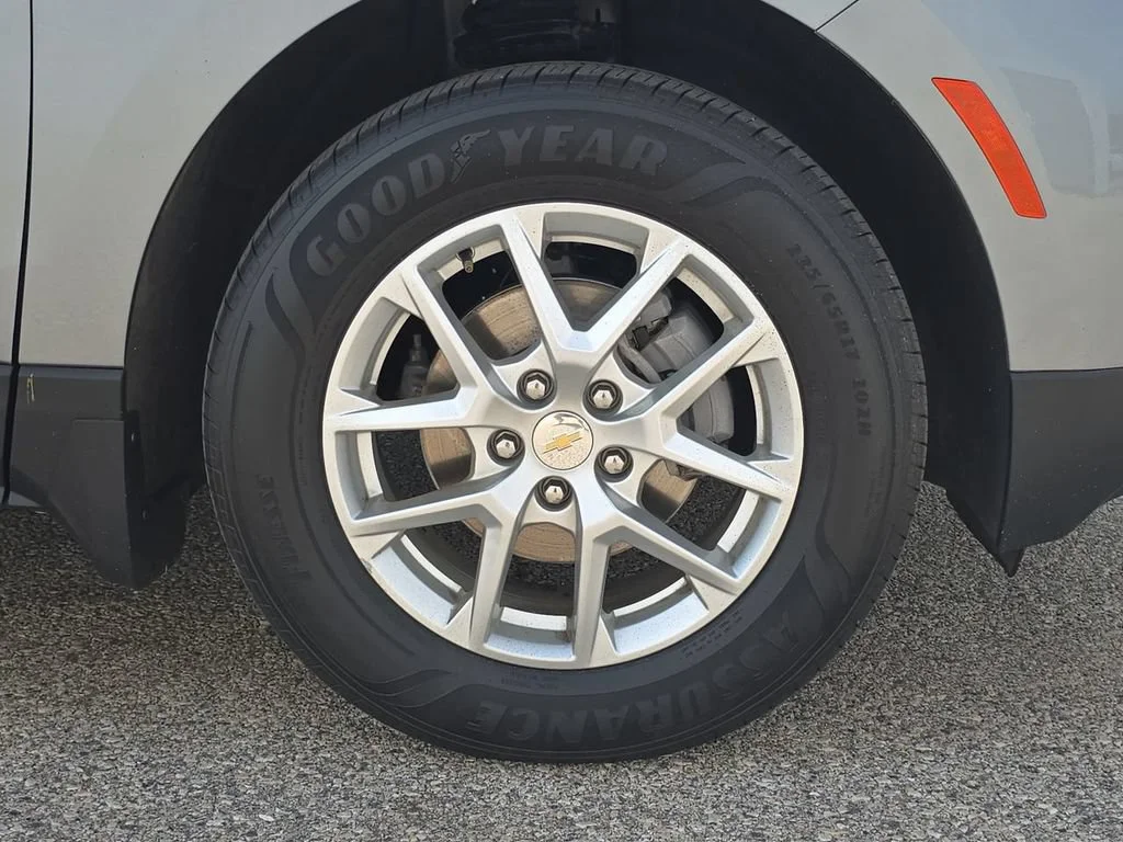 2024 Chevrolet Equinox LT - Photo 34