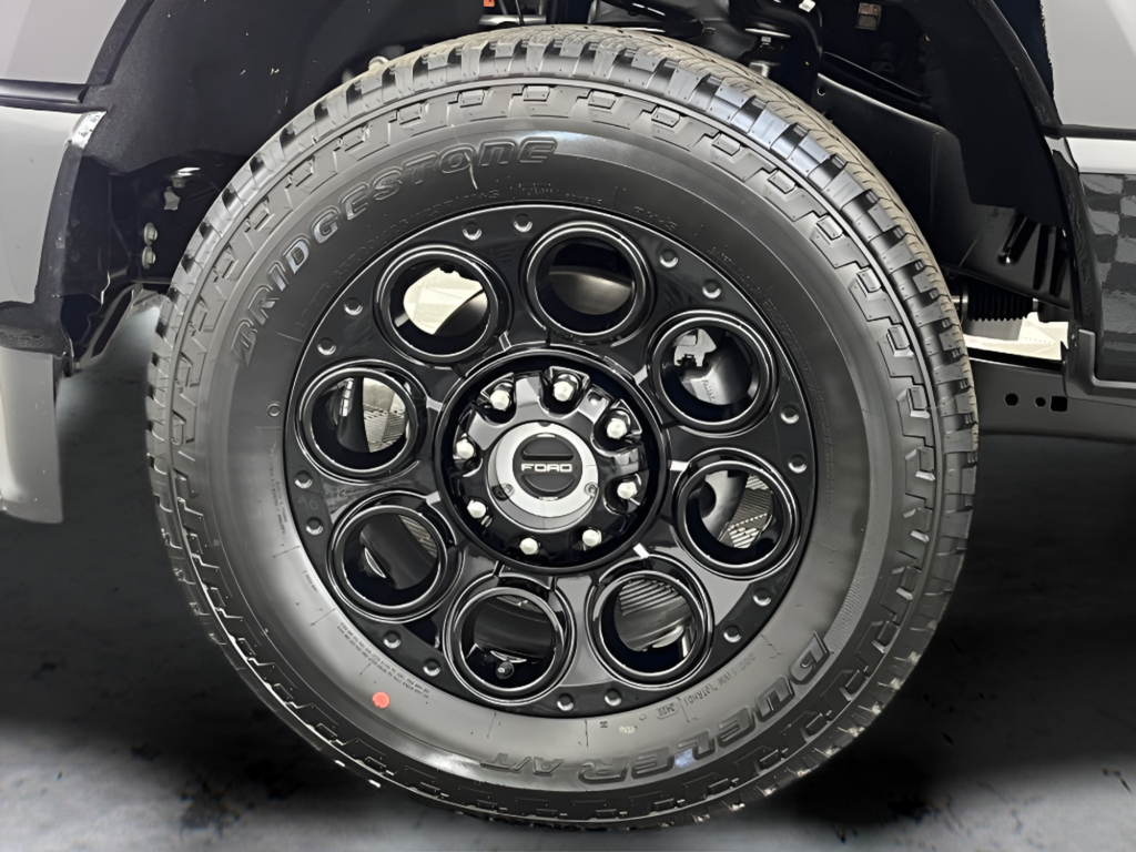 2026 Ford F-350 Super Duty XLT - Photo 15