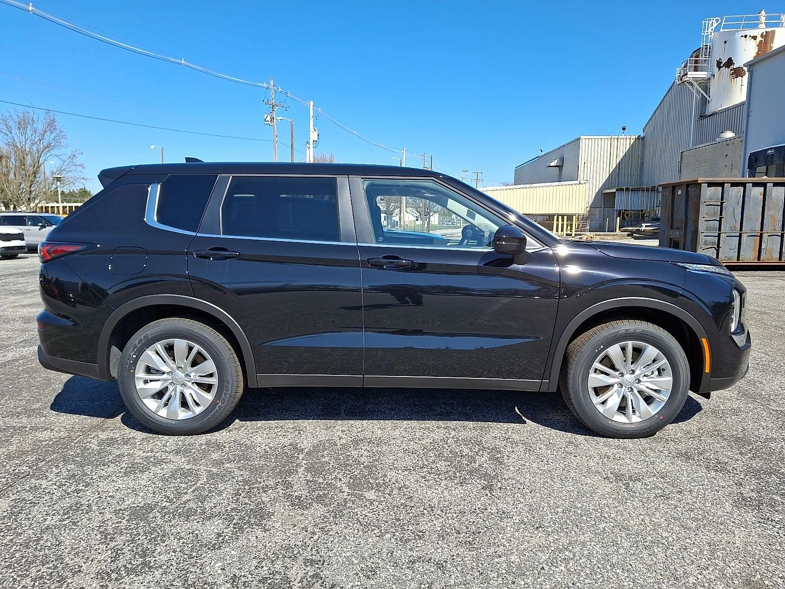 New 2026 Black Mitsubishi ES image 9